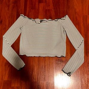 PLT frill edge Bardot top